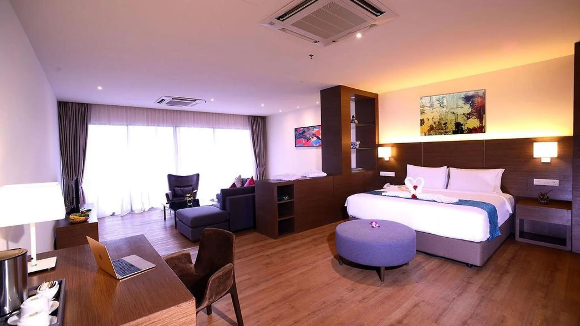 Bella Vista Waterfront Resort, Kuah Langkawi 3*,  Малайзия